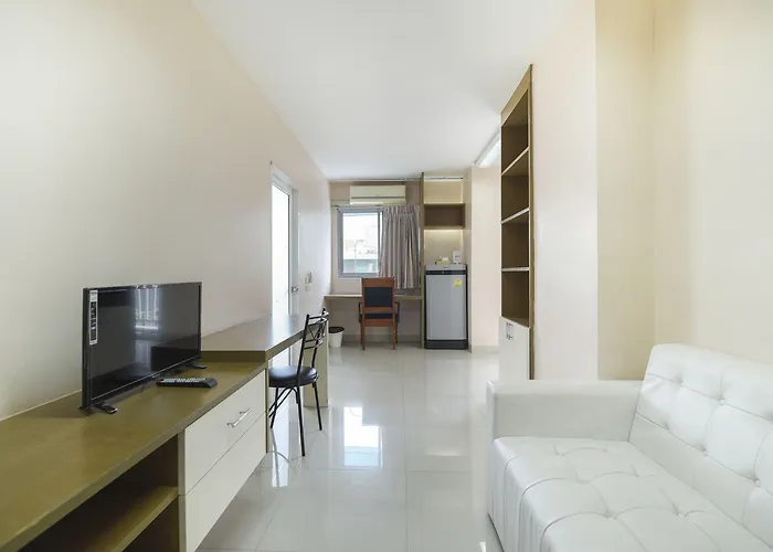 Hotel Oyo 925 Ruamsub 2 2*